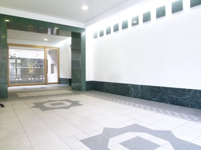 コーポYAHATAナンバ元町のロビー