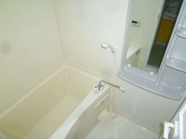 コーポYAHATAナンバ元町の浴室