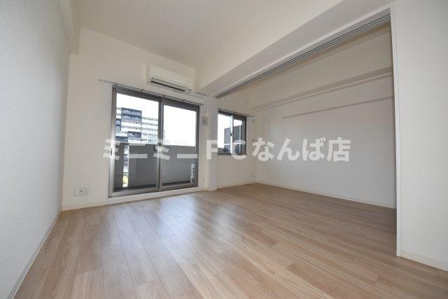 プレサンス四天王寺前夕陽丘の居間・リビング