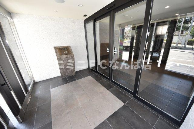 プレサンス四天王寺前夕陽丘のエントランス