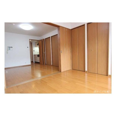 【居間・リビング】 | コンフォリア下落合 | 別号室の写真です