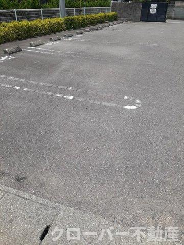 スイートピーＡの駐車場