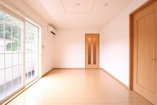 フリーデンハオス　参番館の居間・リビング