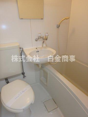 クレシード三光町の浴室