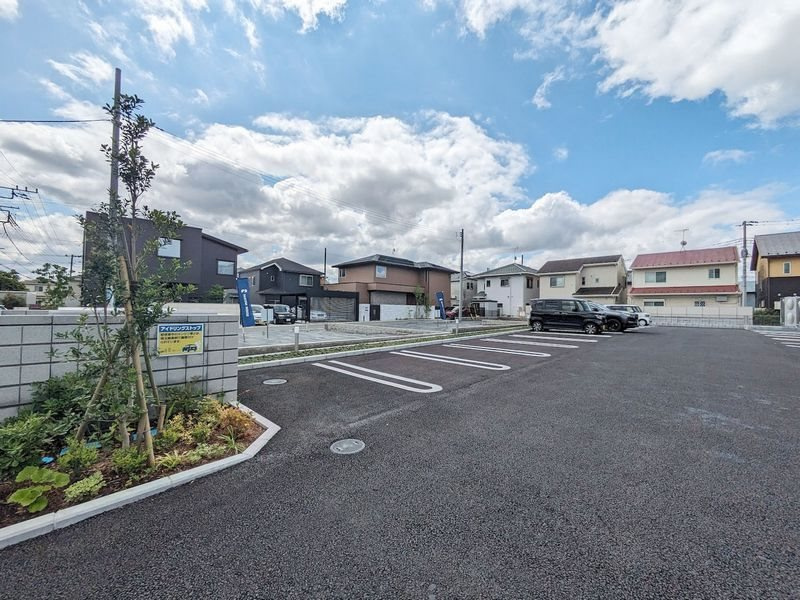 SHM　グランヴィスタの外観|敷地内駐車場（月額5,500円（税込））