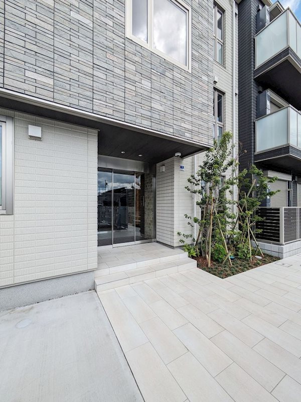 SHM　グランヴィスタの外観|オートロックや防犯カメラ付き