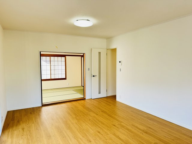 八王子市　丸山町　中古戸建ての内装|～16.5帖の明るいLDKで、家族団欒の時間をお過ごしいただけます～