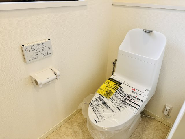 八王子市　丸山町　中古戸建てのトイレ|～暖房温水洗浄機能付きトイレ　冬場は特に嬉しい機能ですね～