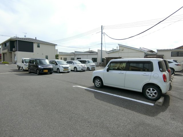 モデルヌＢの駐車場