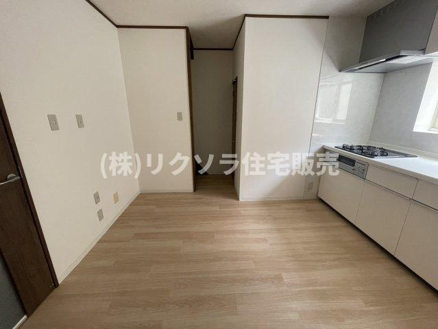 五月田町　中古一戸建てのキッチン|LDK7.0帖
■物件内覧・資金計画相談・住宅ローン相談、リフォーム相談、お問合せ受付中■
※当日・翌日のご内覧、ご相談はお電話でのお問合せがスムーズです！