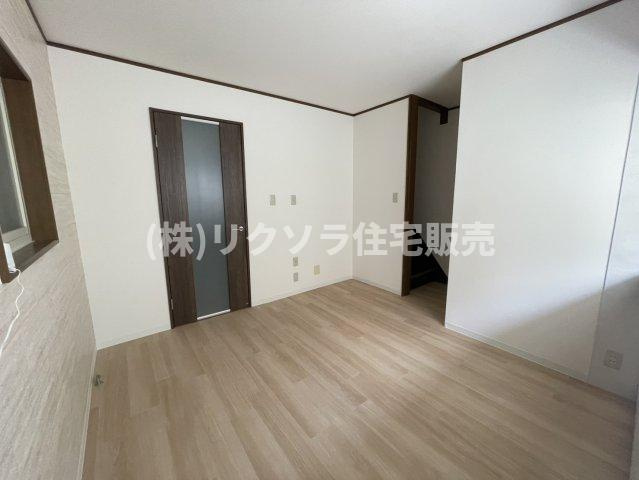 五月田町　中古一戸建ての居間・リビング|LDK7.0帖
■物件内覧・資金計画相談・住宅ローン相談、リフォーム相談、お問合せ受付中■
※当日・翌日のご内覧、ご相談はお電話でのお問合せがスムーズです！