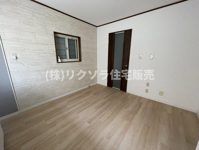 五月田町　中古一戸建ての居間・リビング|LDK7.0帖
■物件内覧・資金計画相談・住宅ローン相談、リフォーム相談、お問合せ受付中■
※当日・翌日のご内覧、ご相談はお電話でのお問合せがスムーズです！