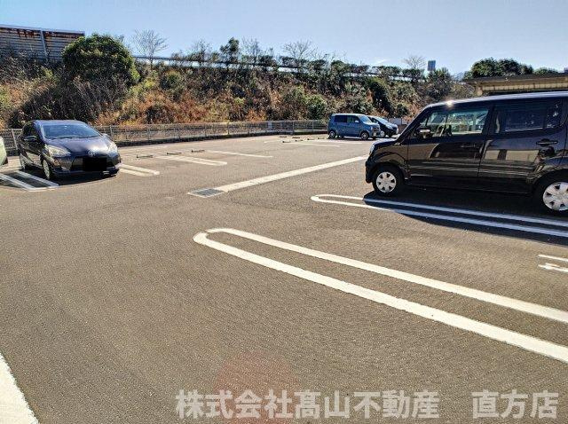 ロワンテール　Ⅱの駐車場