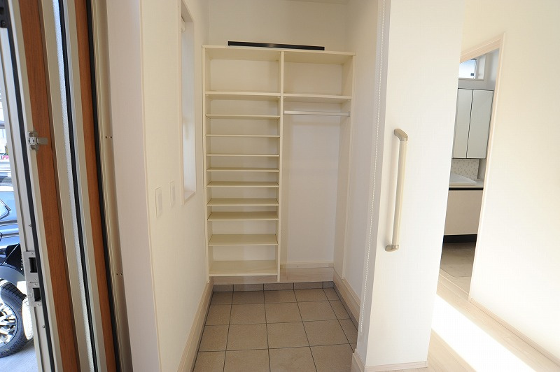 中野市大字中野　中古住宅の収納