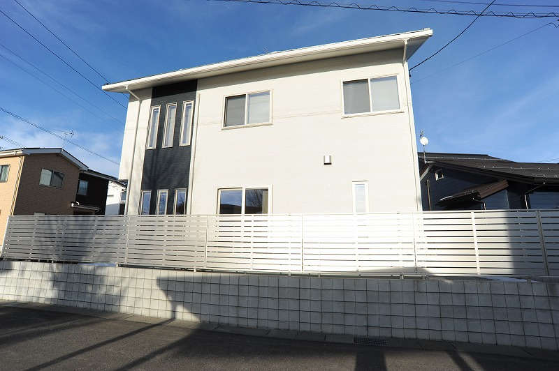 中野市大字中野　中古住宅の外観パース