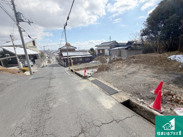 加東市下滝野　第12期　新築一戸建ての外観|周辺は落ち着いた街並みの住宅地！子育てがしやすい住環境です！まだ未完成ですが、現地でしかわからない事もございます。是非一度ご覧ください。
