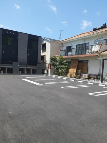 サン　ウォーム　Ｖの駐車場