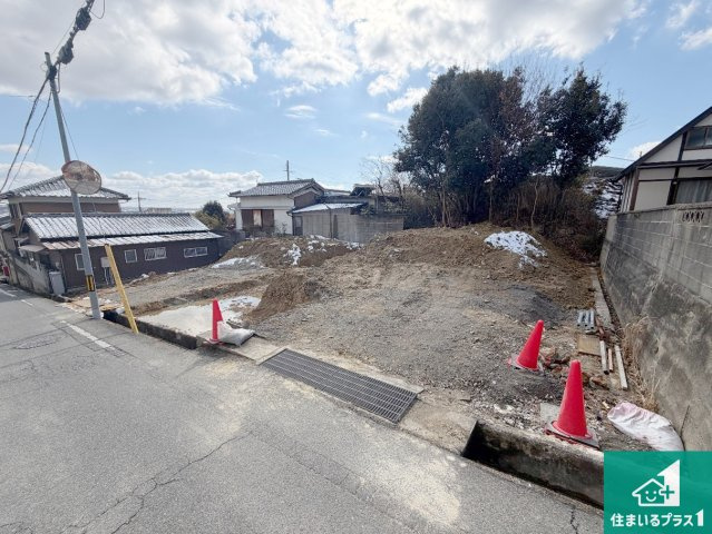 加東市下滝野　第12期　新築一戸建ての外観|周辺は落ち着いた街並みの住宅地！子育てがしやすい住環境です！まだ未完成ですが、現地でしかわからない事もございます。是非一度ご覧ください。