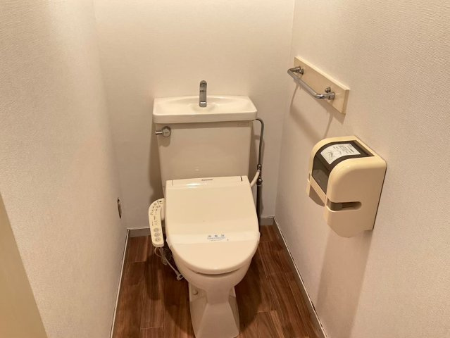 堤ヶ丘ヒルズのトイレ|落ち着いた色調のトイレです