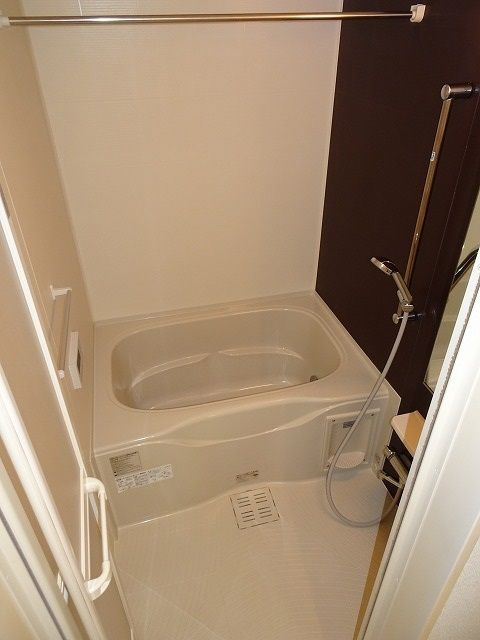 ヌーベルメゾンヤマヤの浴室