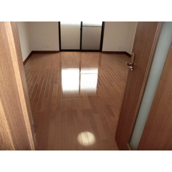 アンプルールリーブルBLOOMの洋室