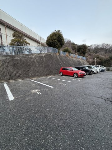 ユメノサニーハイツの駐車場