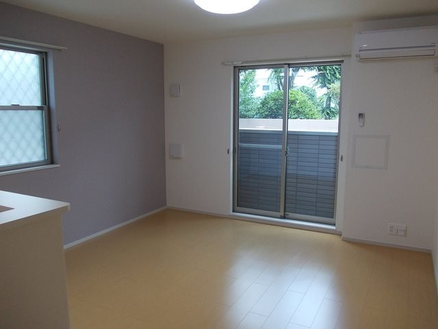 プリムローズ甲子園の居間・リビング