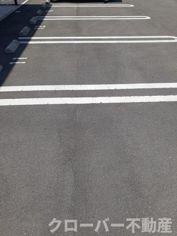 ラブリーフレンドＢの駐車場