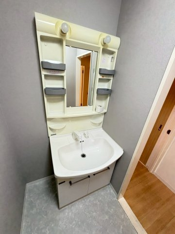 ロータリービルド西宮の洗面所
