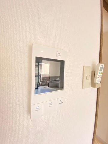 カーサ・デ・ゼント西宮北口の居間・リビング