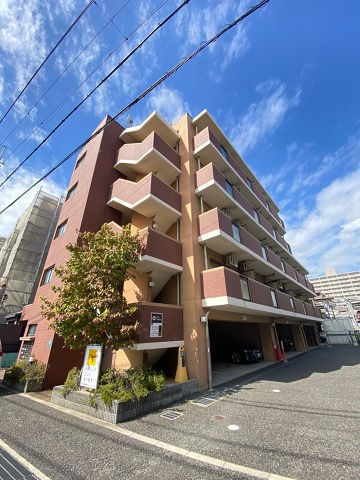 カーサ・デ・ゼント西宮北口の外観