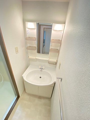 カーサ・デ・ゼント西宮北口の洗面所