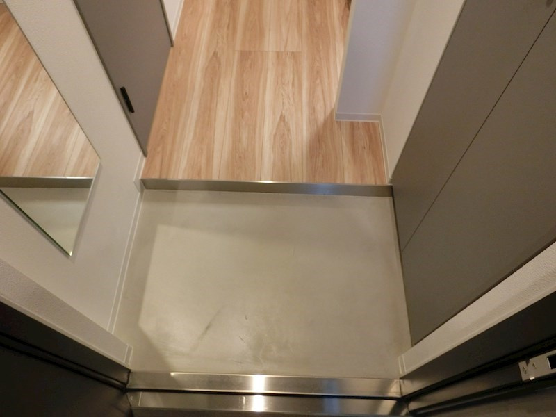 新品家具付きマンション宮川町1(KaGood神奈川)の玄関