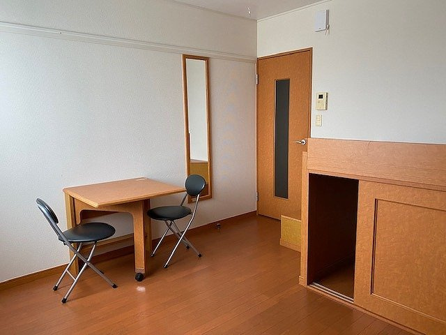 こちらの居間で趣味の時間をお楽しみください