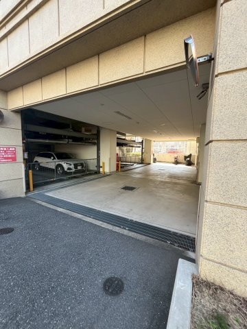 西宮アネックスの駐車場