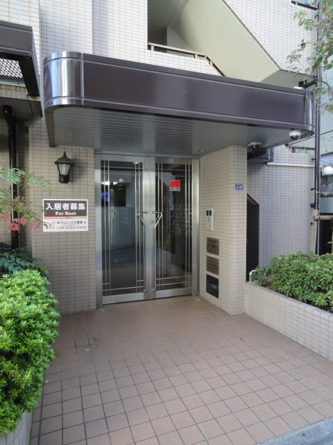 ライフ新神戸のエントランス