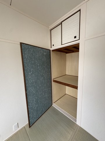 白川台ハイツ７号棟の収納