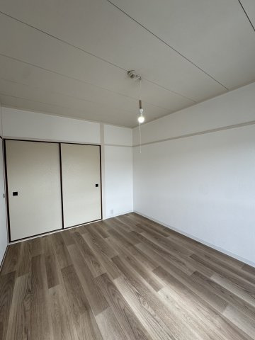 白川台ハイツ７号棟の寝室