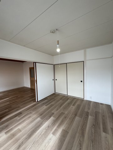 白川台ハイツ７号棟の寝室