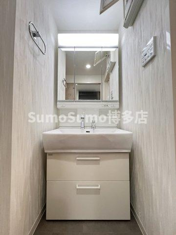 ピタゴラ箱崎の独立洗面台