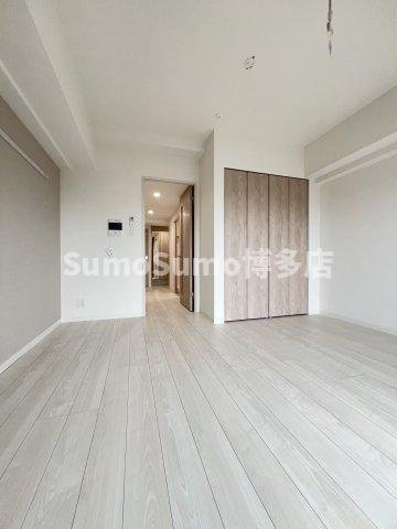 ピタゴラ箱崎の居間・リビング