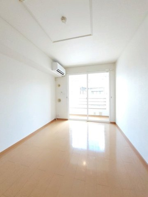 【居間・リビング】 | ラ・ソレイユＢ