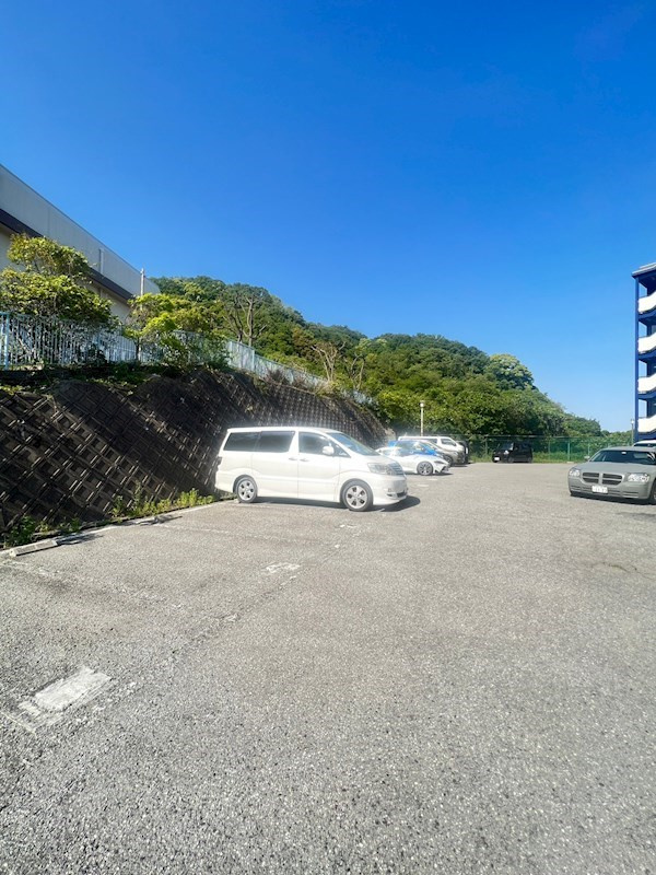 ユメノサニーハイツの駐車場