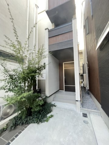 板橋区稲荷台　戸建のエントランス