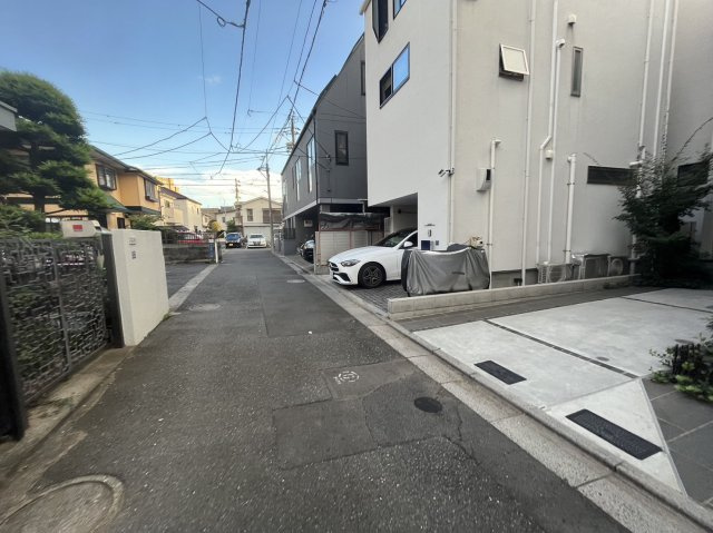 板橋区稲荷台　戸建の駐車場