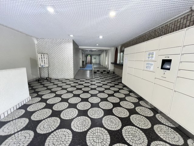 赤羽スカイハイツのロビー