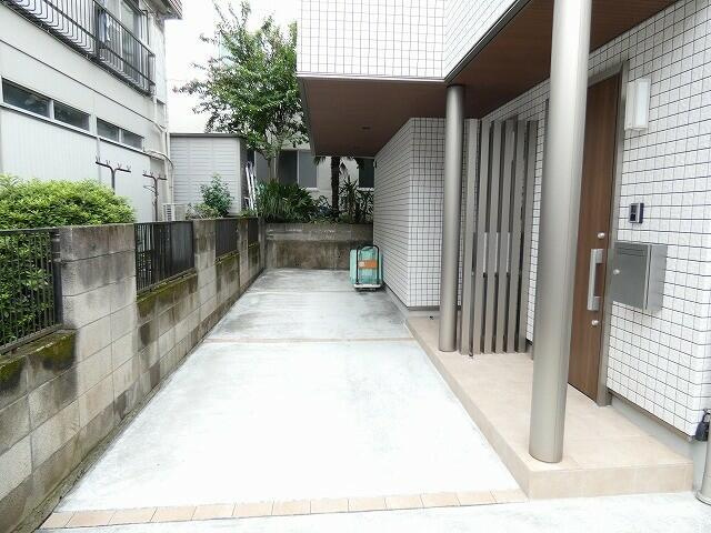クリア中目黒のエントランス| 