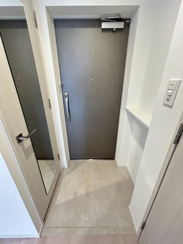 スプランディッド難波Ⅶの玄関