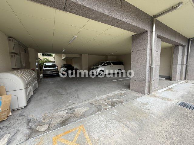 Kコート本山の駐車場