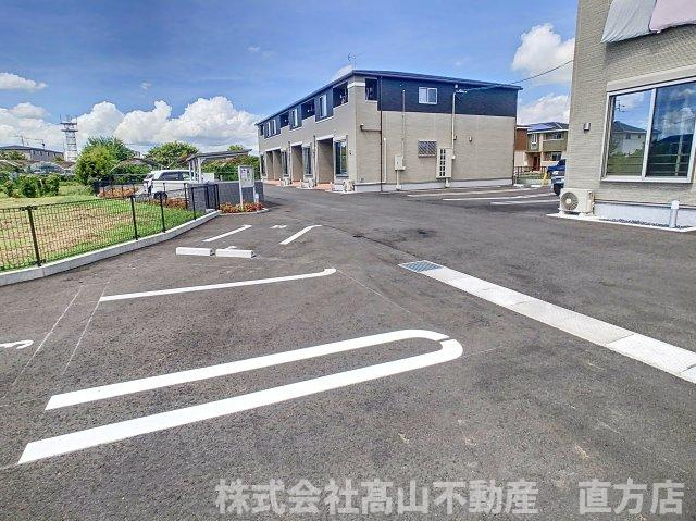 ランコントルⅡの駐車場